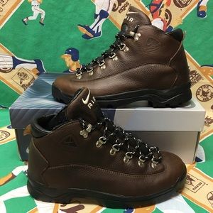 RARE Vintage NIKE Air ACG Regrind Hiking Boots