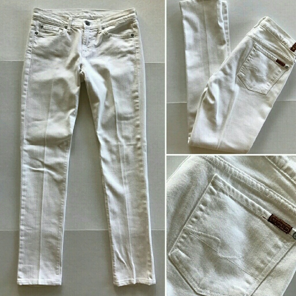 EUC Size 28 7 For All Mankind White Jeans