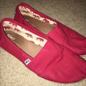 Toms