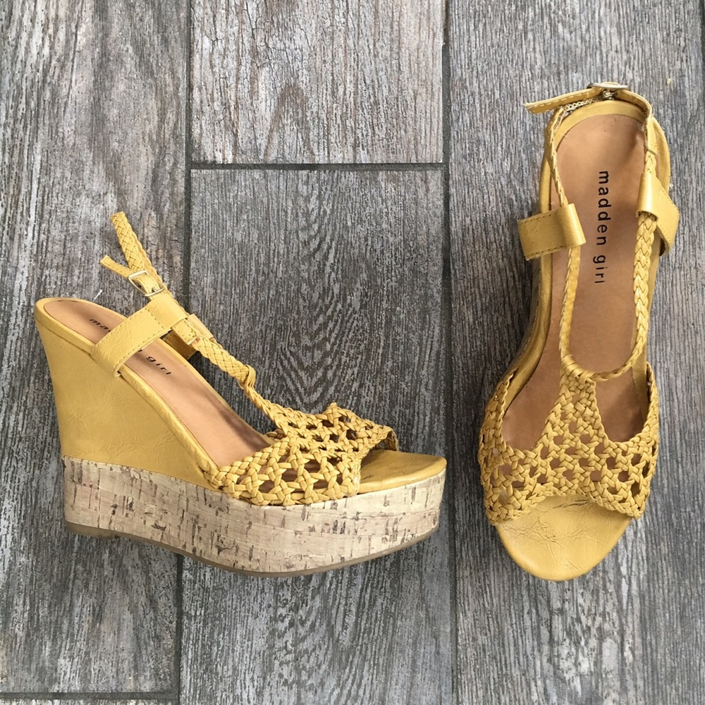 Madden Girl Wedges