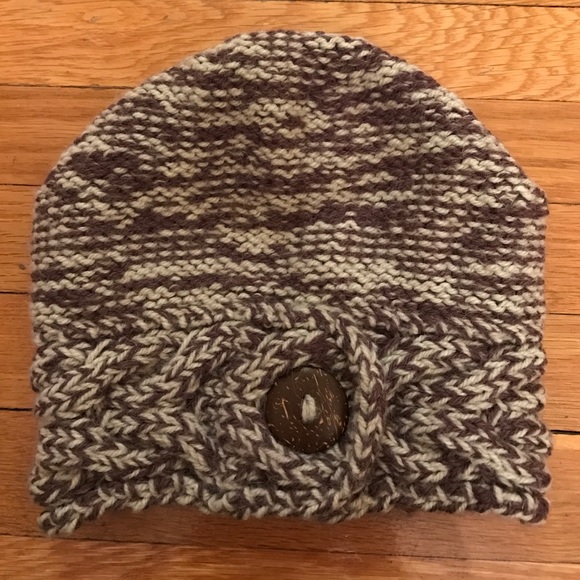 EUC Slouchy beanie with buttons from Etsy - Picture 2 of 2