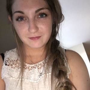 Meet your Posher, Caitlyn