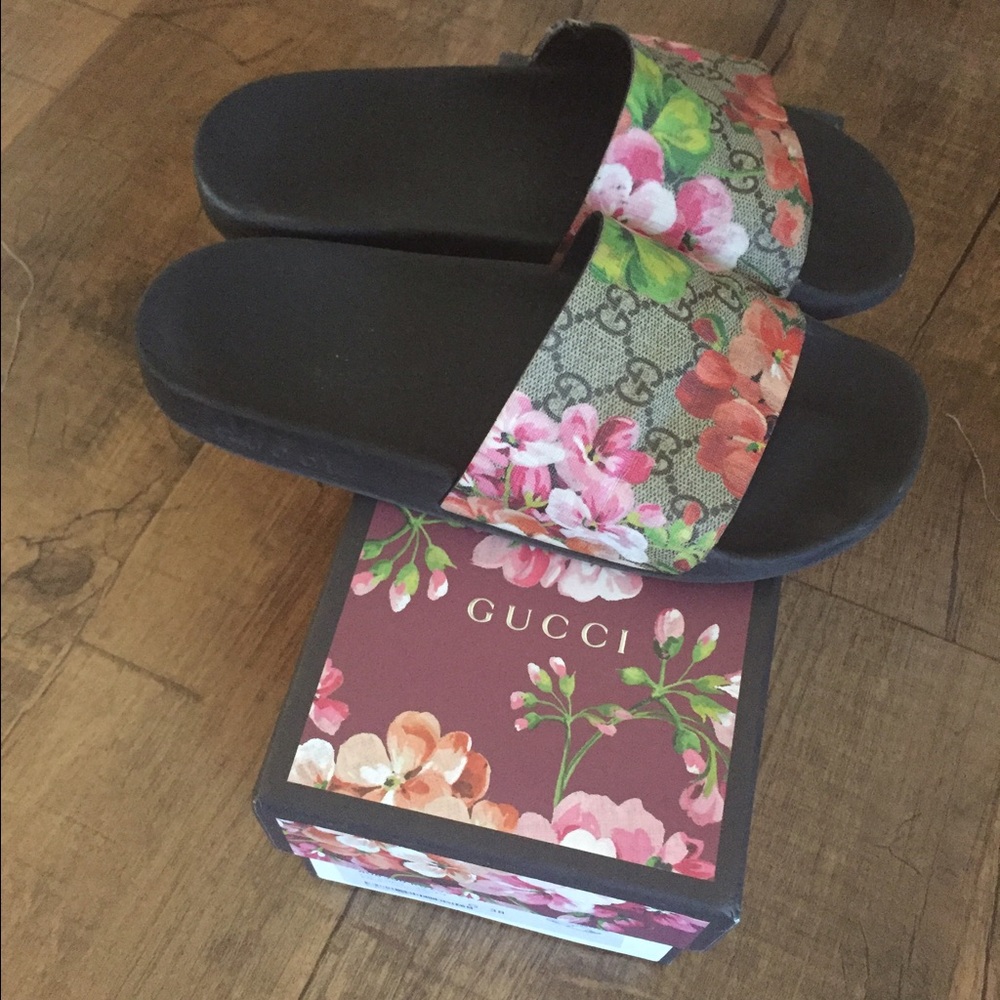 Floral Gucci Slides size 38