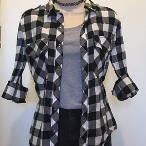 [SOLD] Black and white plaid shirt
