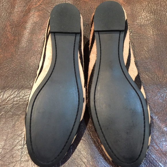MICHAEL KORS CALF HAIR FLATS - Picture 5 of 6