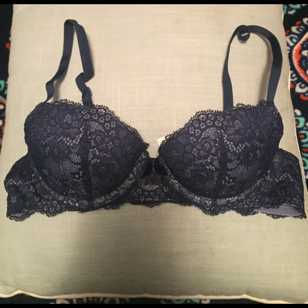 Navy blue lace push-up bra