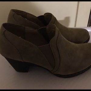 Booties size 8 medium