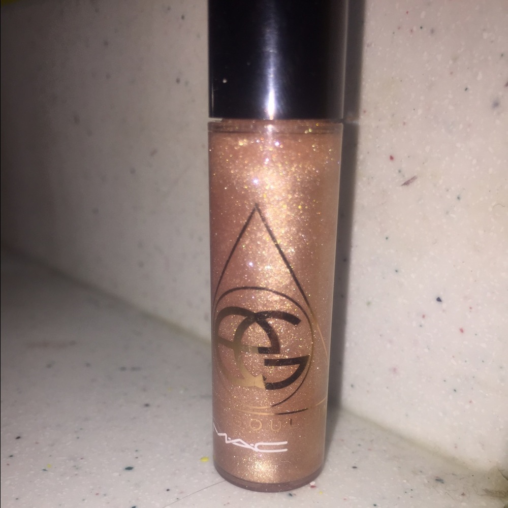 Ellie Goulding MAC Explosion Plush Glass Gloss 🎉❤