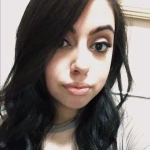 Meet your Posher, Ileana