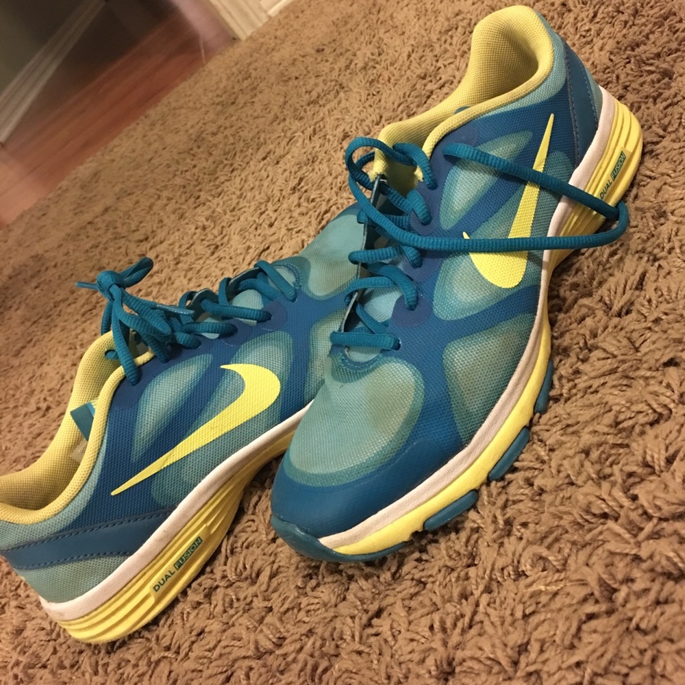 NIKE TRAINING SHOES