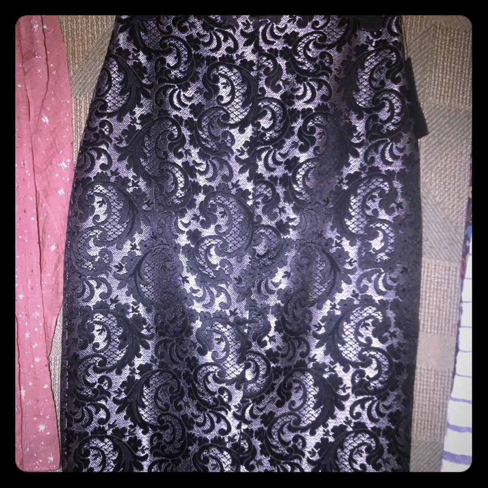 🔥Worthington size6 black  jacquard pencil skirt🔥