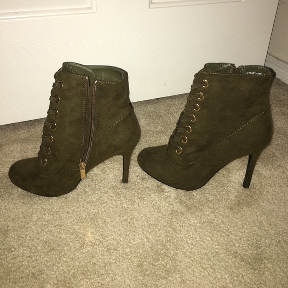 booties - Picture 4 of 4