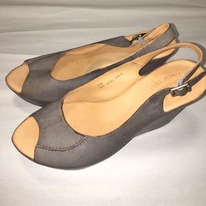 Kork Ease Peep Toe Leather Wedges Size 8 BNNB Kork Ease Peep Toe Leather Wedges Size 8 BNNB
