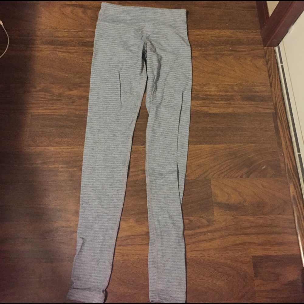 Lululemon pique gray yoga pants