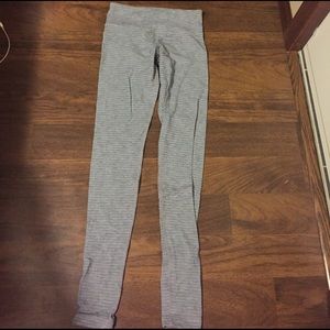Lululemon pique gray yoga pants