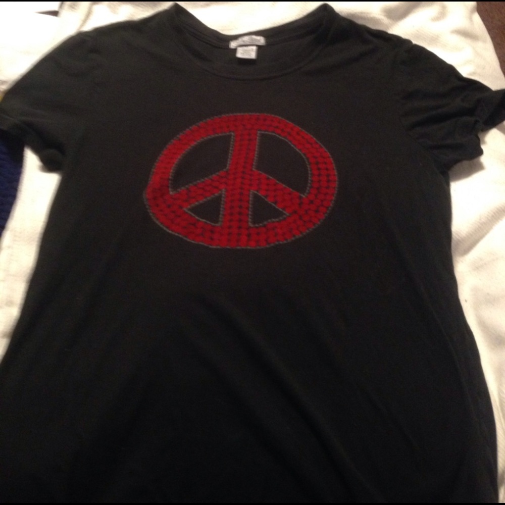 Lucky brand tee shirt with peace sign