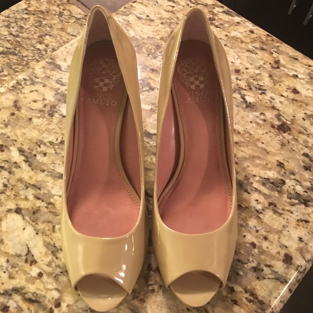 NEW VINCE CAMUTO 7.5 KIRA PUMP