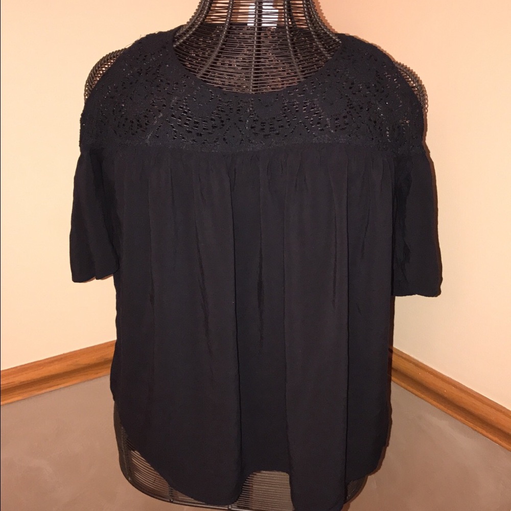 All black cold shoulder blouse xl