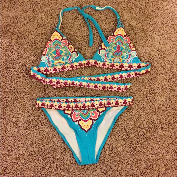 Sexy Victoria's Secret Bikini - Picture 1 of 3