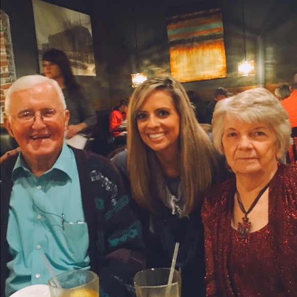 Meet your Posher, Maci - Picture 2 of 3