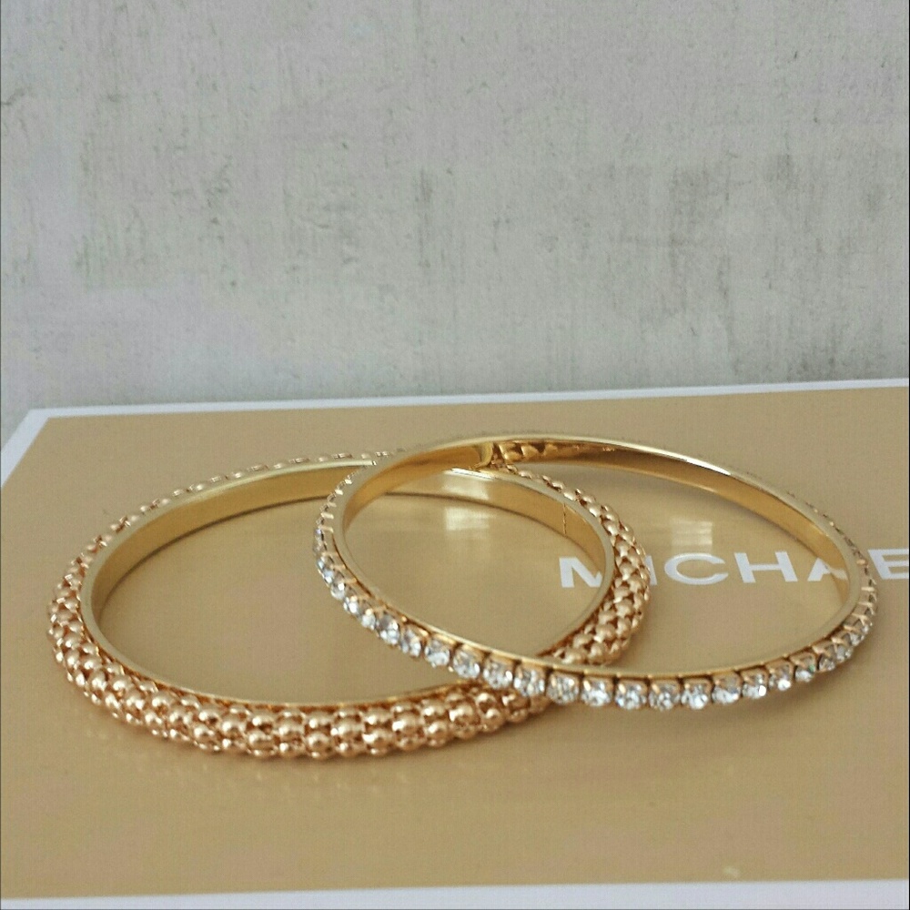 TEXTURED GOLD AND CRYSTAL RHINESTON BRACELETS SET