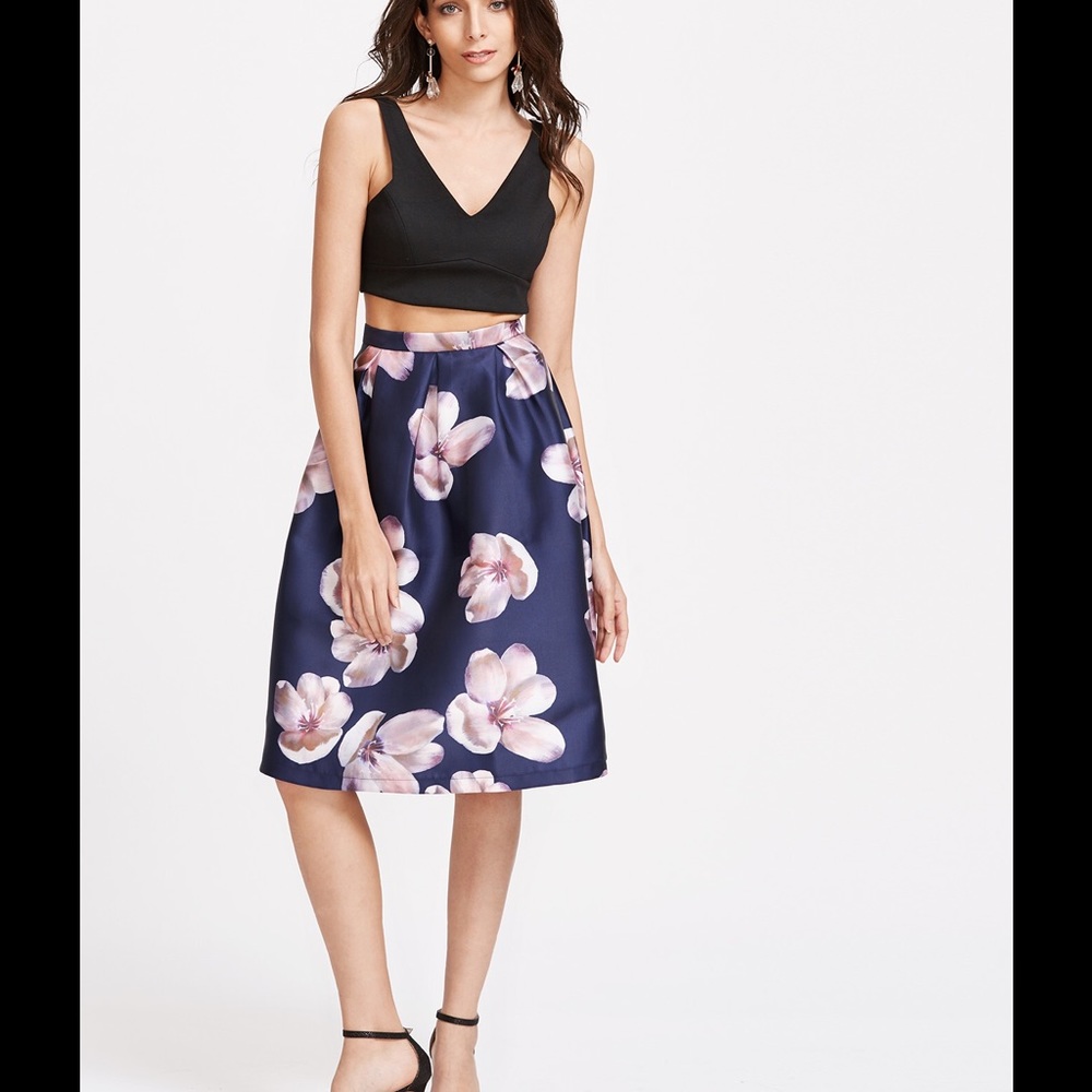 Navy Flower Print Box Pleated Volume Skirt