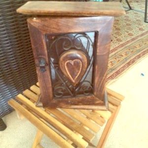 Ornate jewelry case. New.