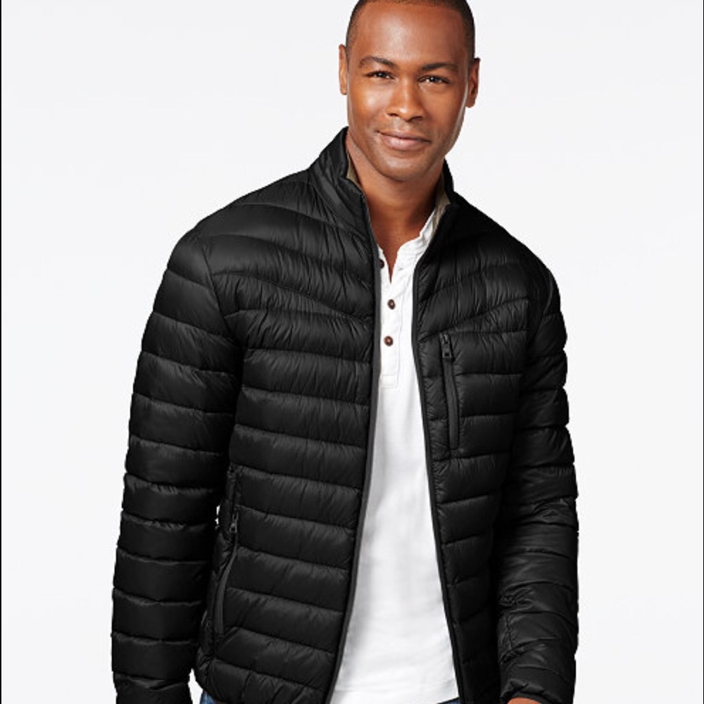 ⭐️HP⭐️Black solid packable puffer jacket