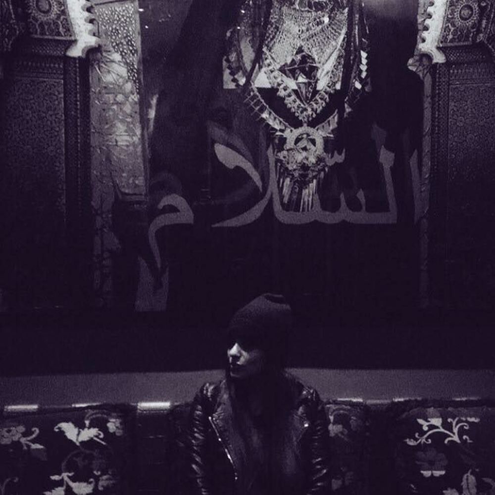 Meet your Posher, Dema