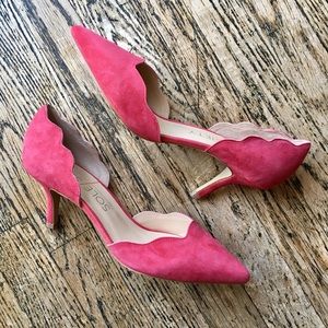 NEVER WORN-NEW Suede pink pumps
