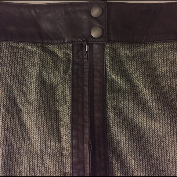 Leather trim skirt 😍 - Picture 2 of 4