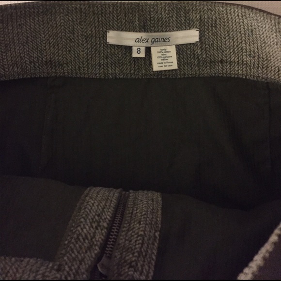 Leather trim skirt 😍 - Picture 3 of 4