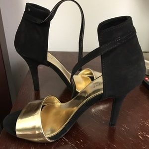 Black and Gold Pumps