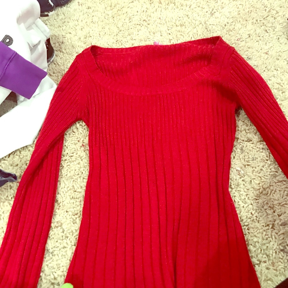 A long sleeve shirt