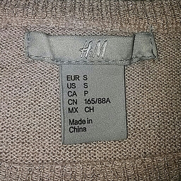 H&M Sweater - Picture 2 of 2