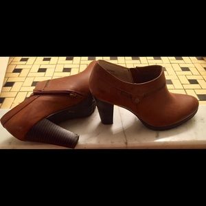 White Mountain Booties