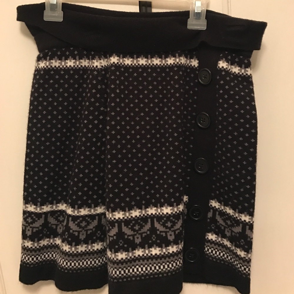 Candies Skirt. Size M