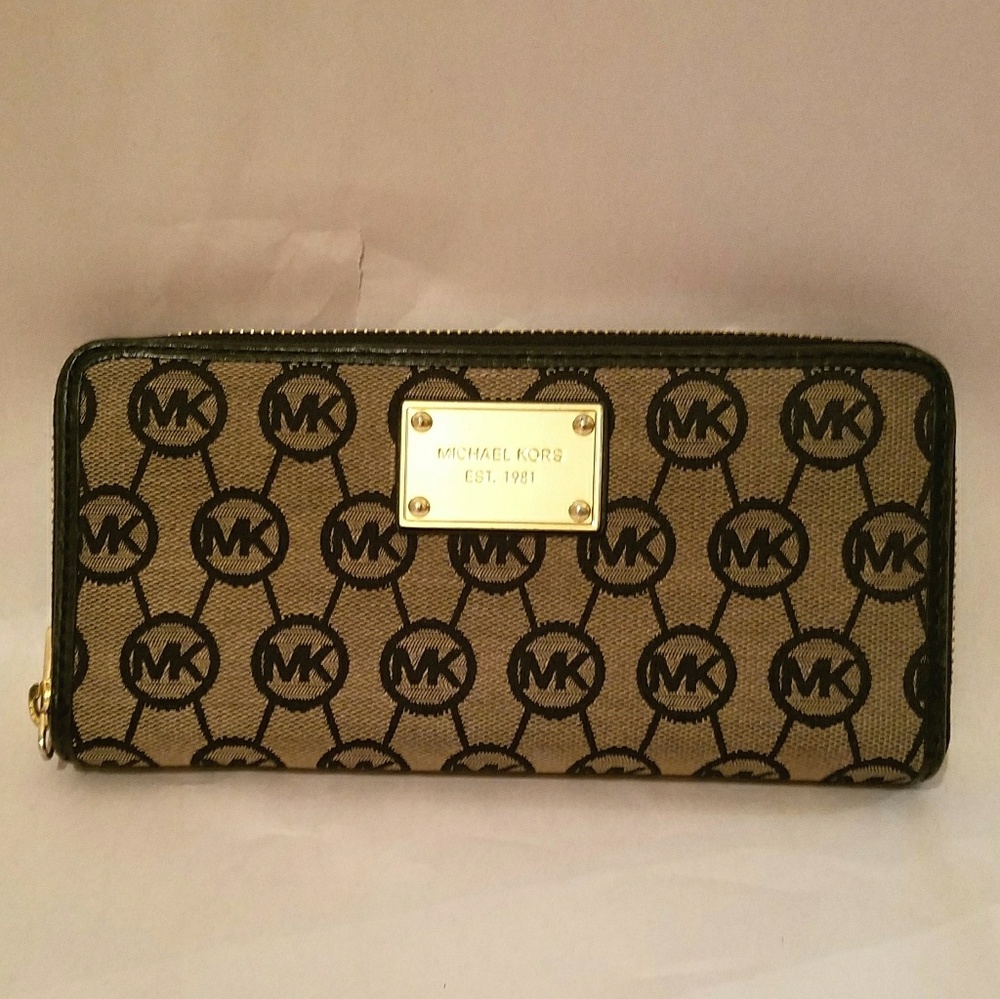 Michael Kors Jet Set Wallet