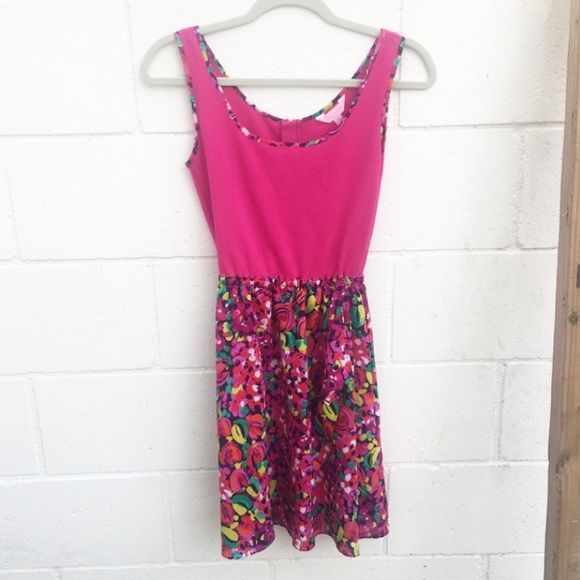 ❌SOLD❌ Lilly Pulitzer Pink Colorful Floral Dress - Picture 2 of 8