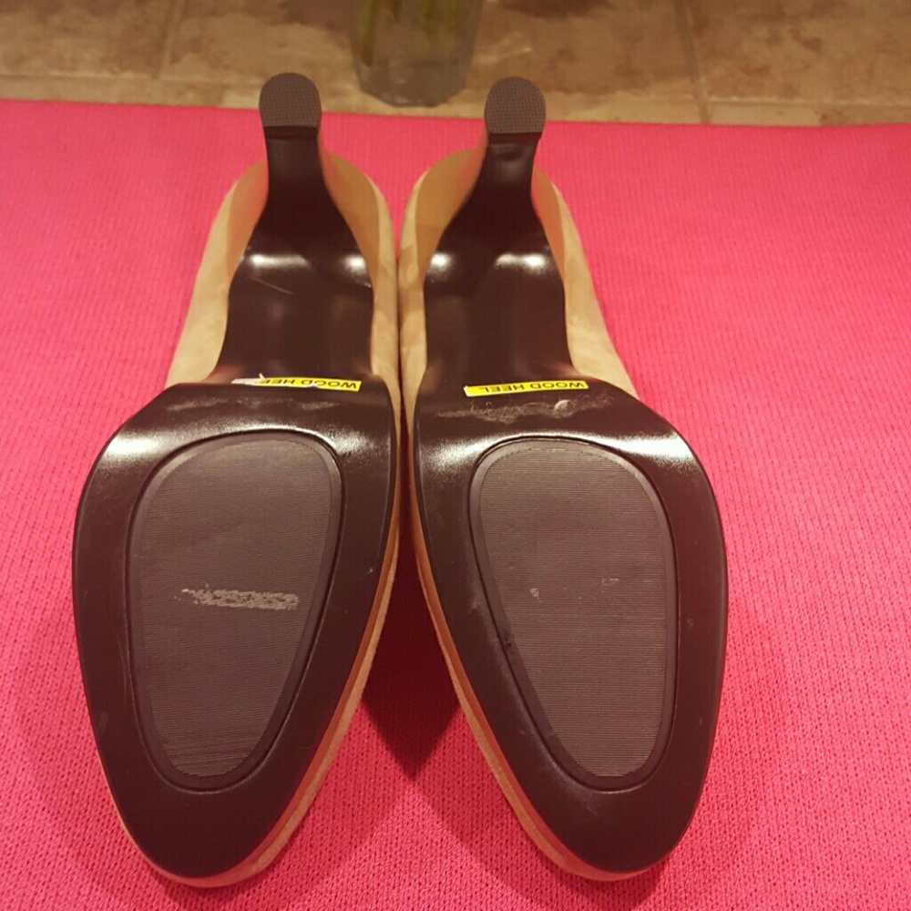 Really nice heels. - Picture 2 of 5
