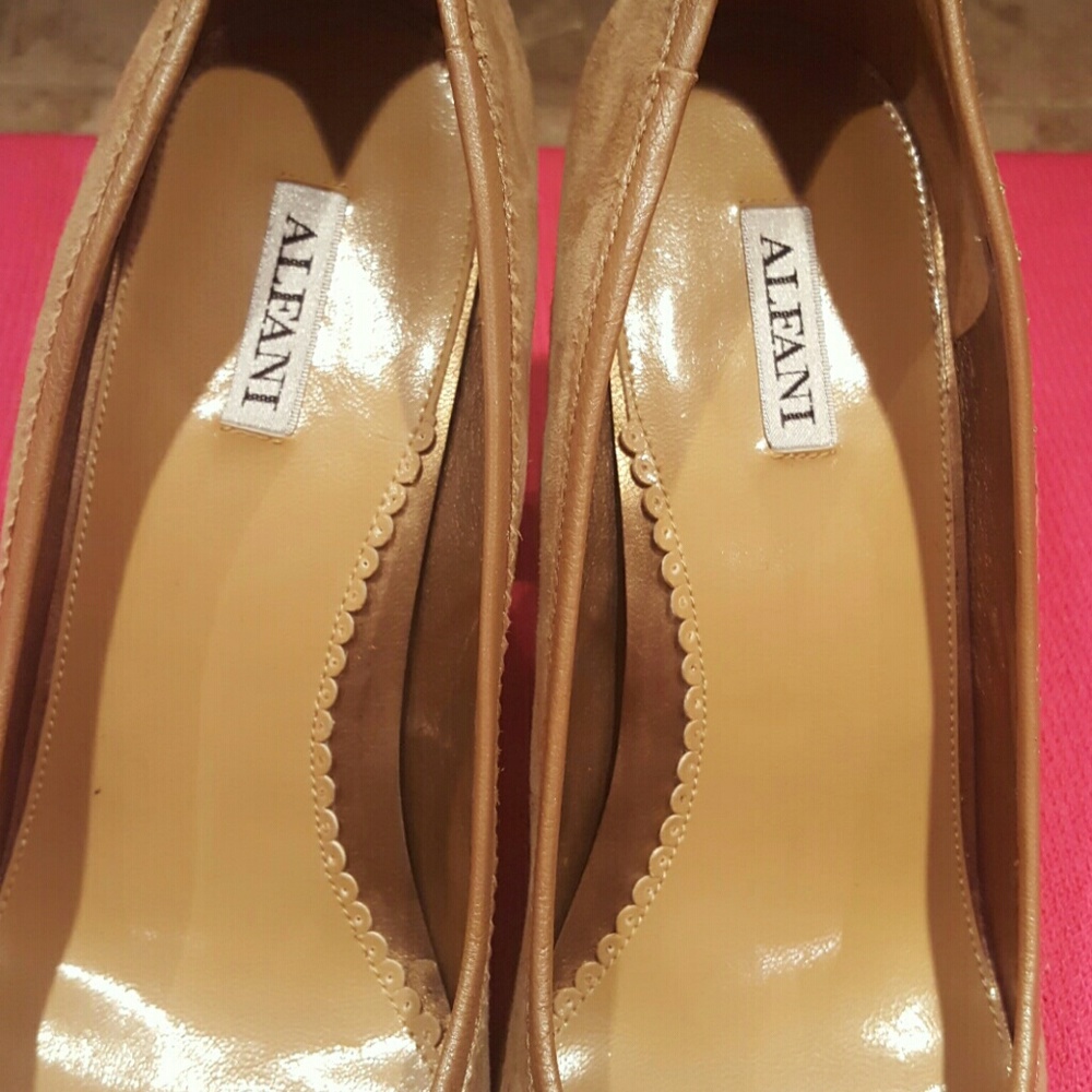 Really nice heels. - Picture 4 of 5