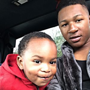 Meet your Posher, Dee