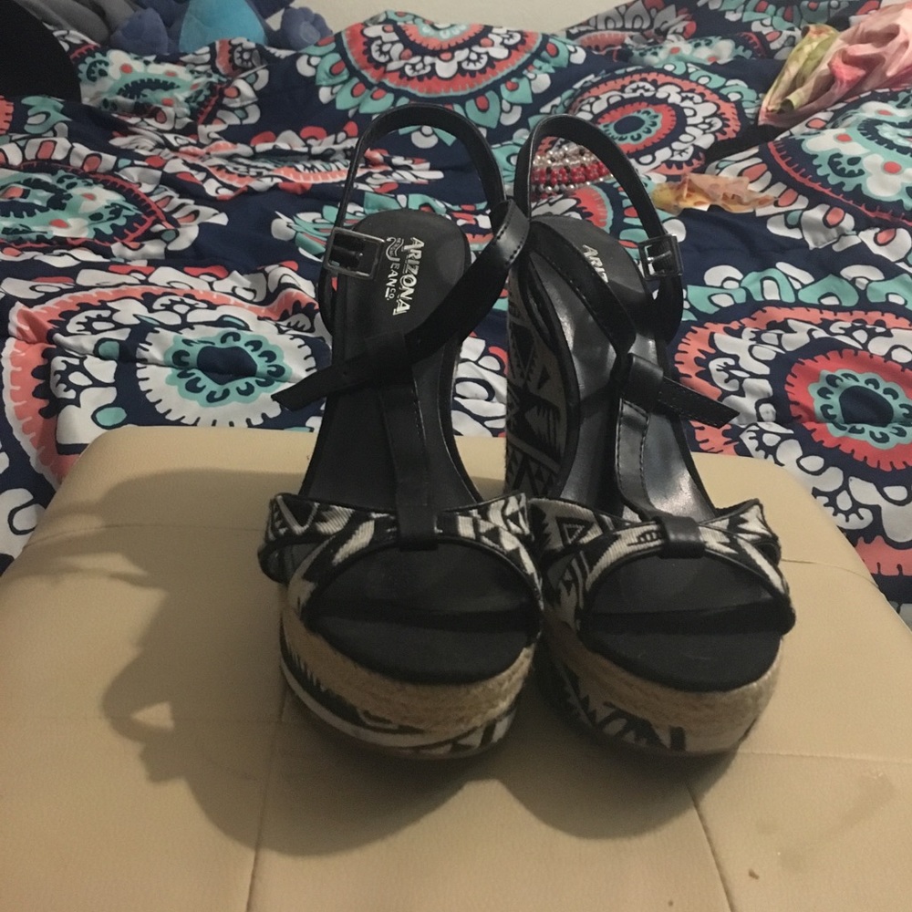 Platform sandals