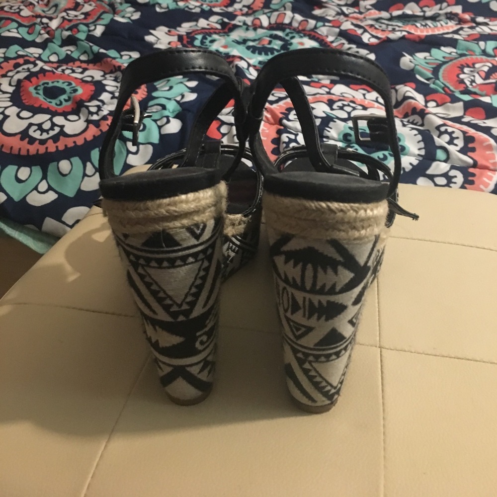 Platform sandals - Picture 3 of 4