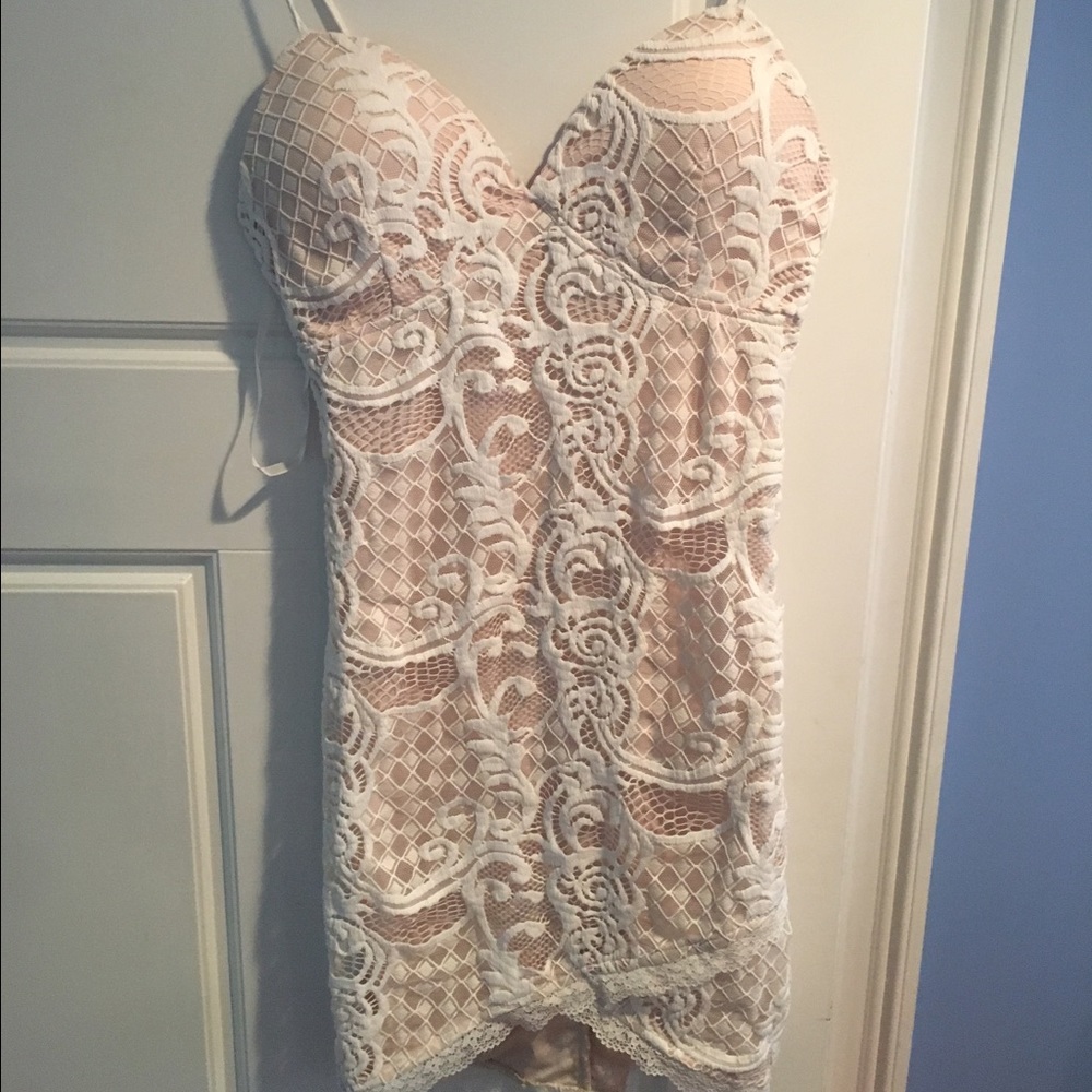 BRAND NEW Xenia Boutique White Lace Dress