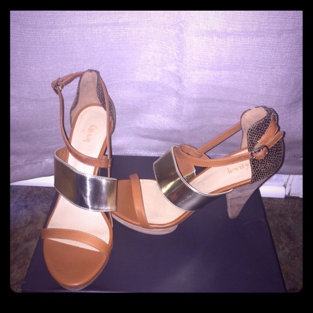 Ladies sandal