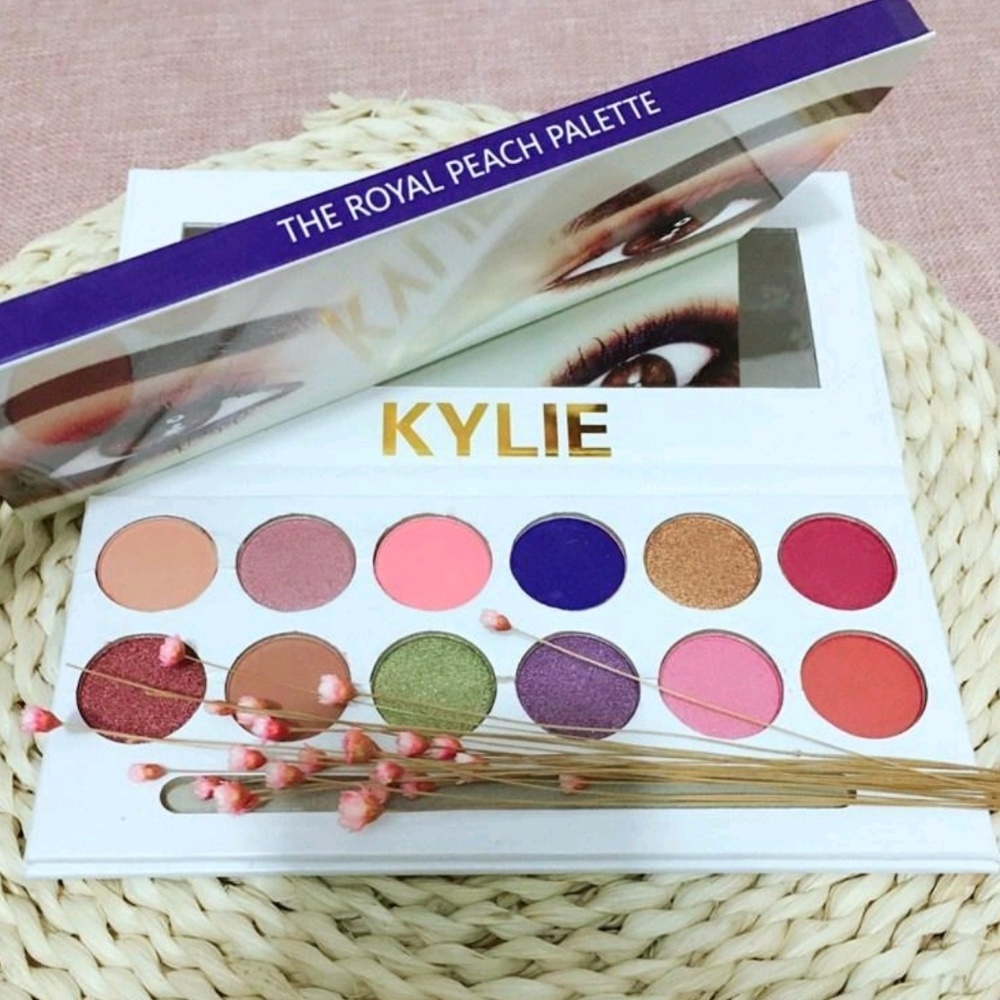 Kylie Palette and clutch bag