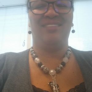 Meet your Posher, Antoinette
