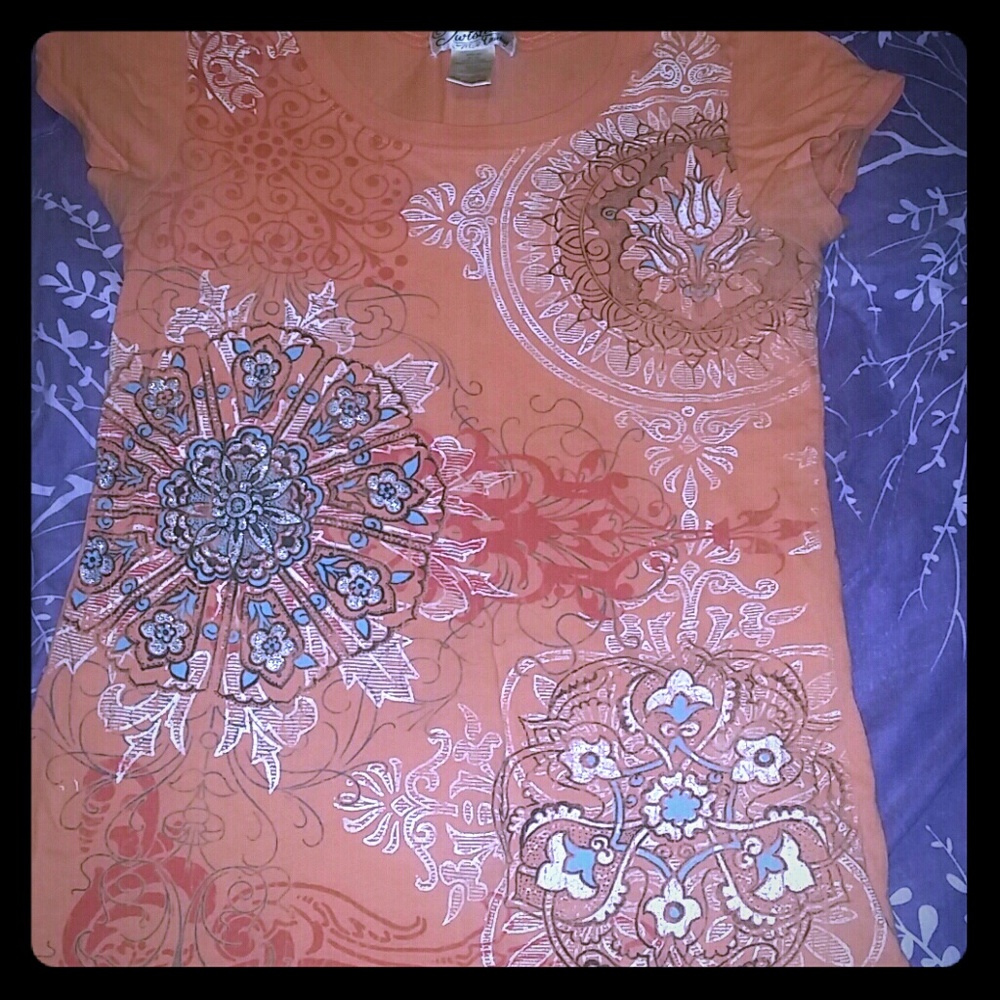 Twisted courtesy shirt