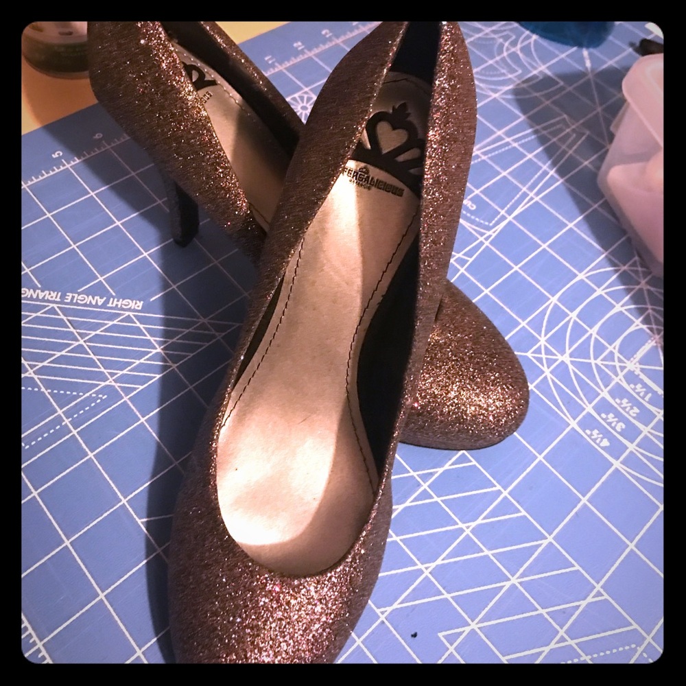 Fergalicious by Fergie glitter shoes